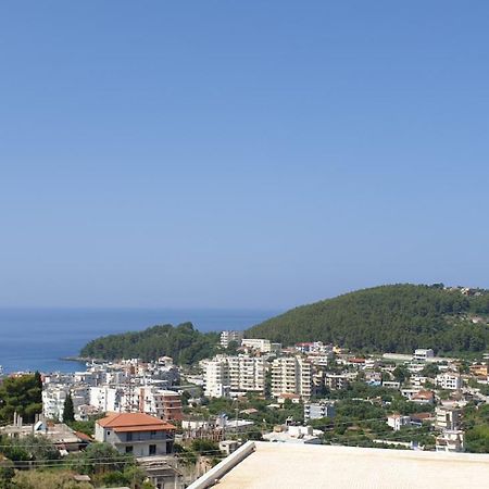 Family Apartments Himara Eksteriør bilde