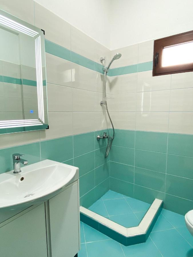 Family Apartments Himara Eksteriør bilde